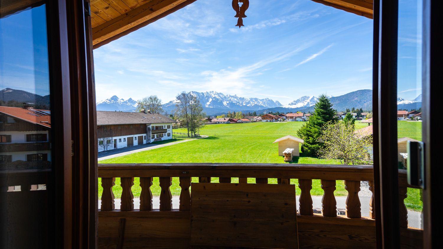 Gästehaus Funk Wallgau - Blick aus einer Wohnung